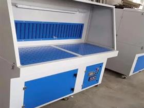 滄州藍(lán)鴻機(jī)械打磨除塵工作臺(tái)-車間拋光工作臺(tái)